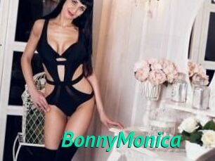 Bonny_Monica