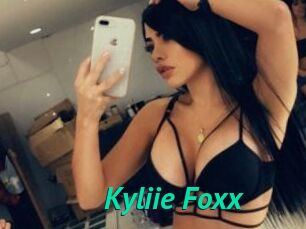 Kyliie_Foxx