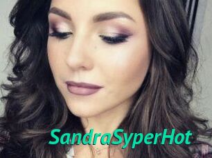 SandraSyperHot